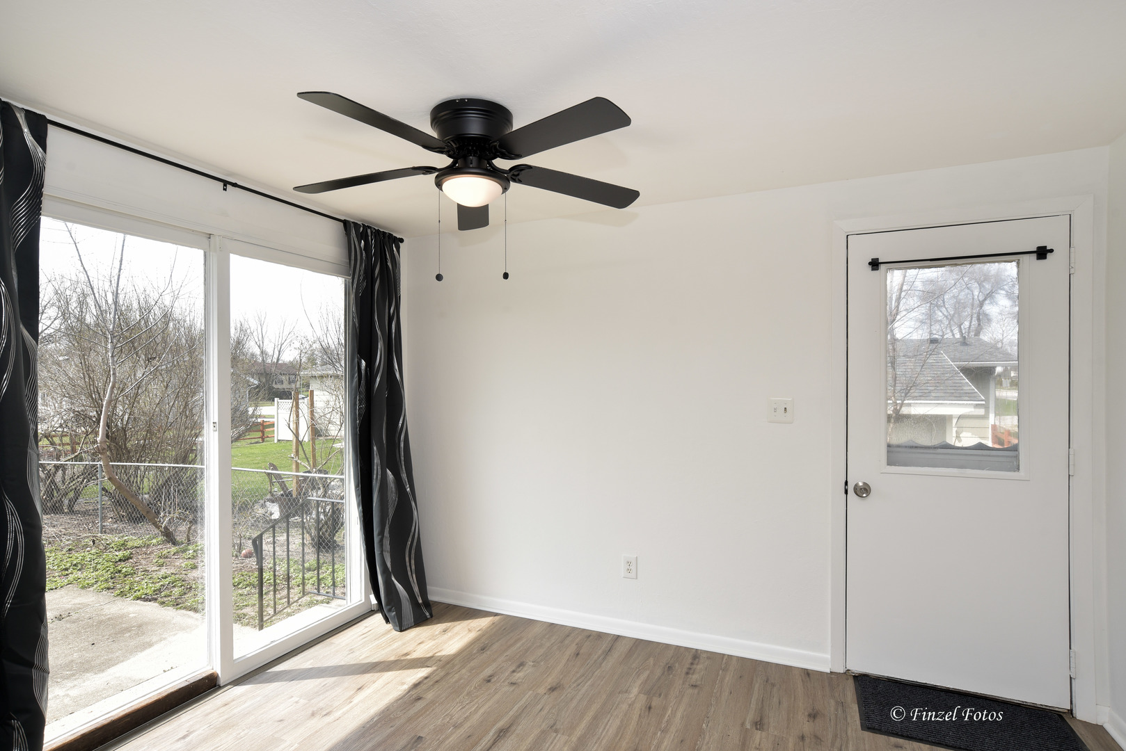 2411 Lincoln Road McHenry, IL 60051 - Photo 6 of 14