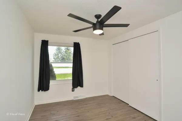 $249,900 | 2411 Lincoln Road, McHenry, IL 60051