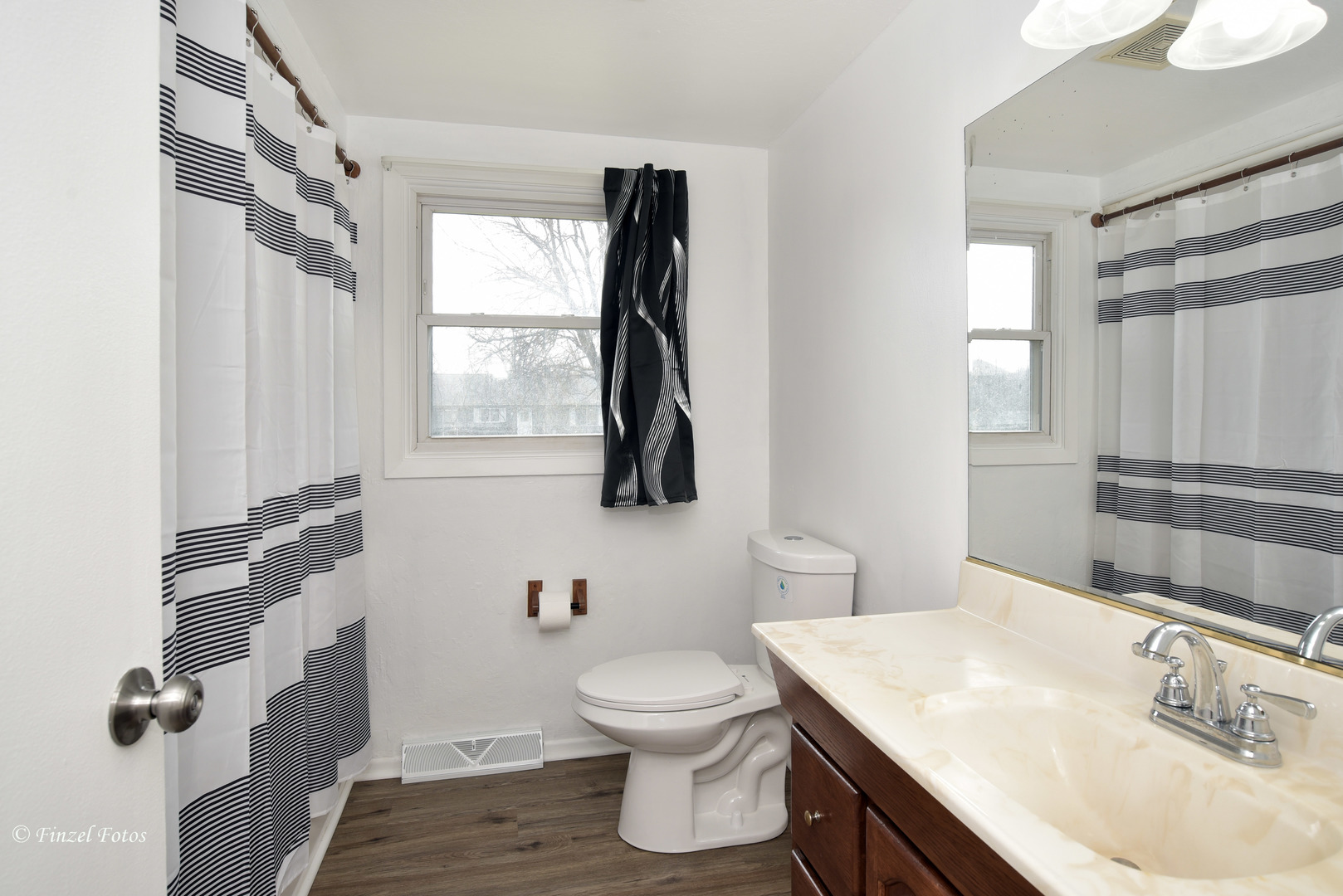 2411 Lincoln Road McHenry, IL 60051 - Photo 10 of 14