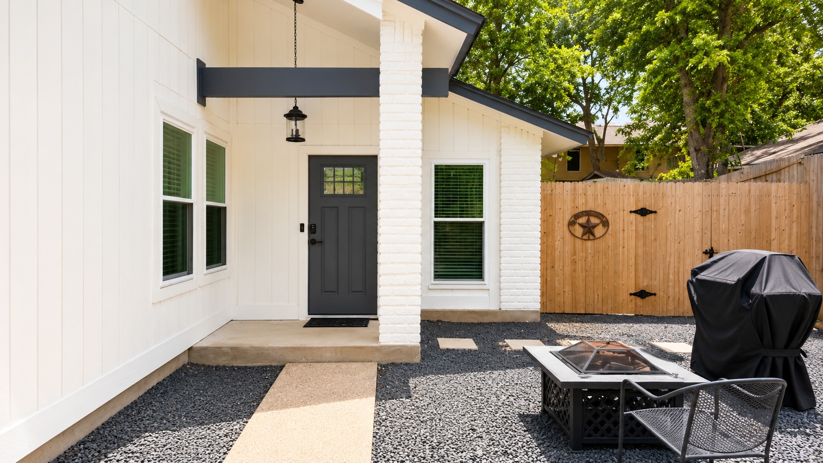 5405 Meadow Crest Austin, TX 78744 - Photo 2 of 29