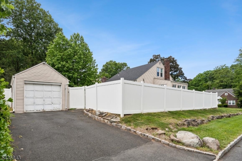 341 Huntington Road Union, NJ 07083 - Photo 22 of 22