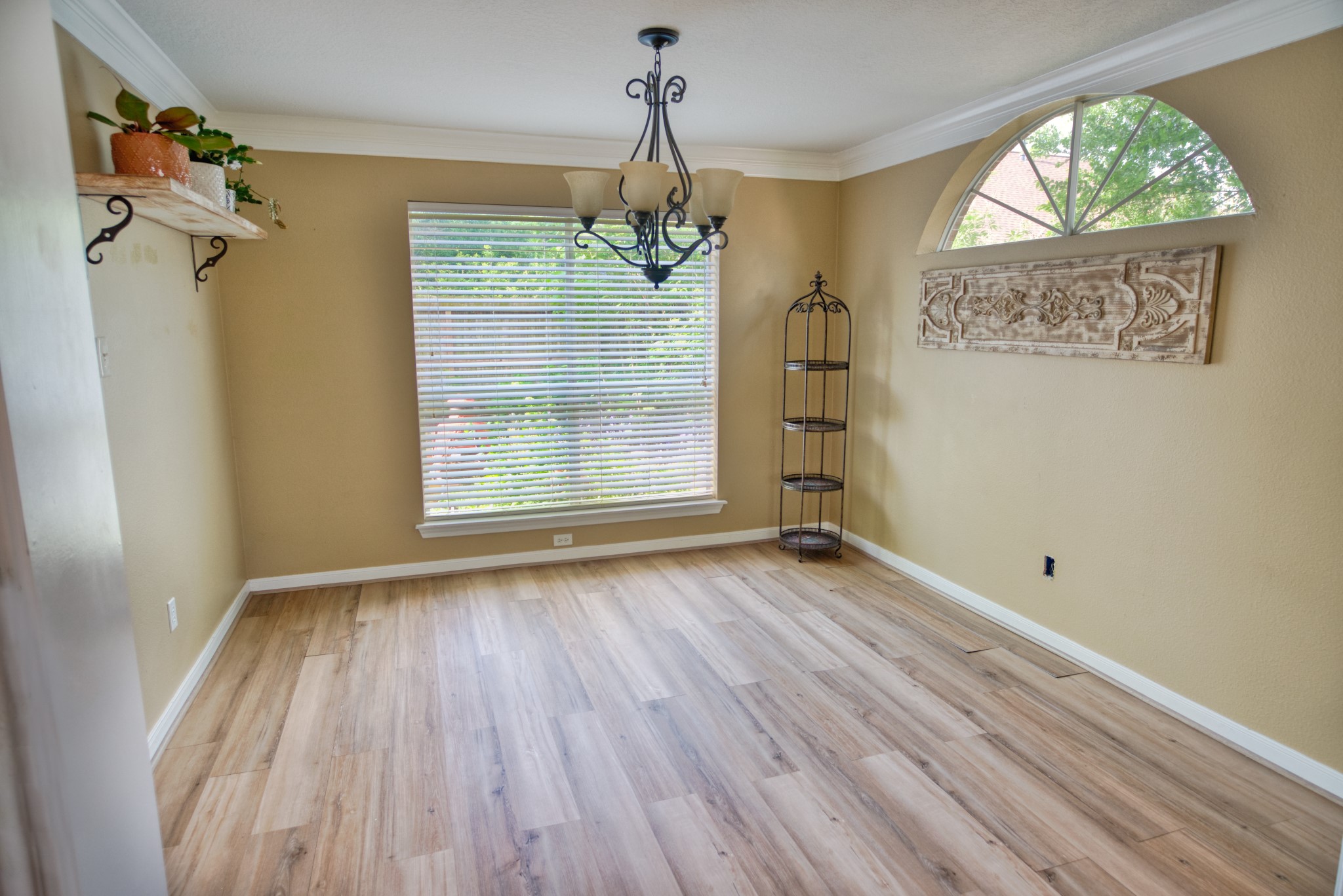 608 Prairie Lane Angleton, TX 77515 - Photo 8 of 30