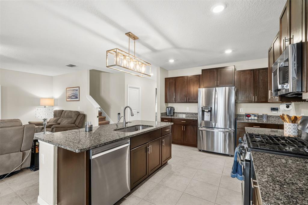 9823 Lemon Drop Loop Ruskin, FL 33573 - Photo 10 of 56 Gallery Image 10