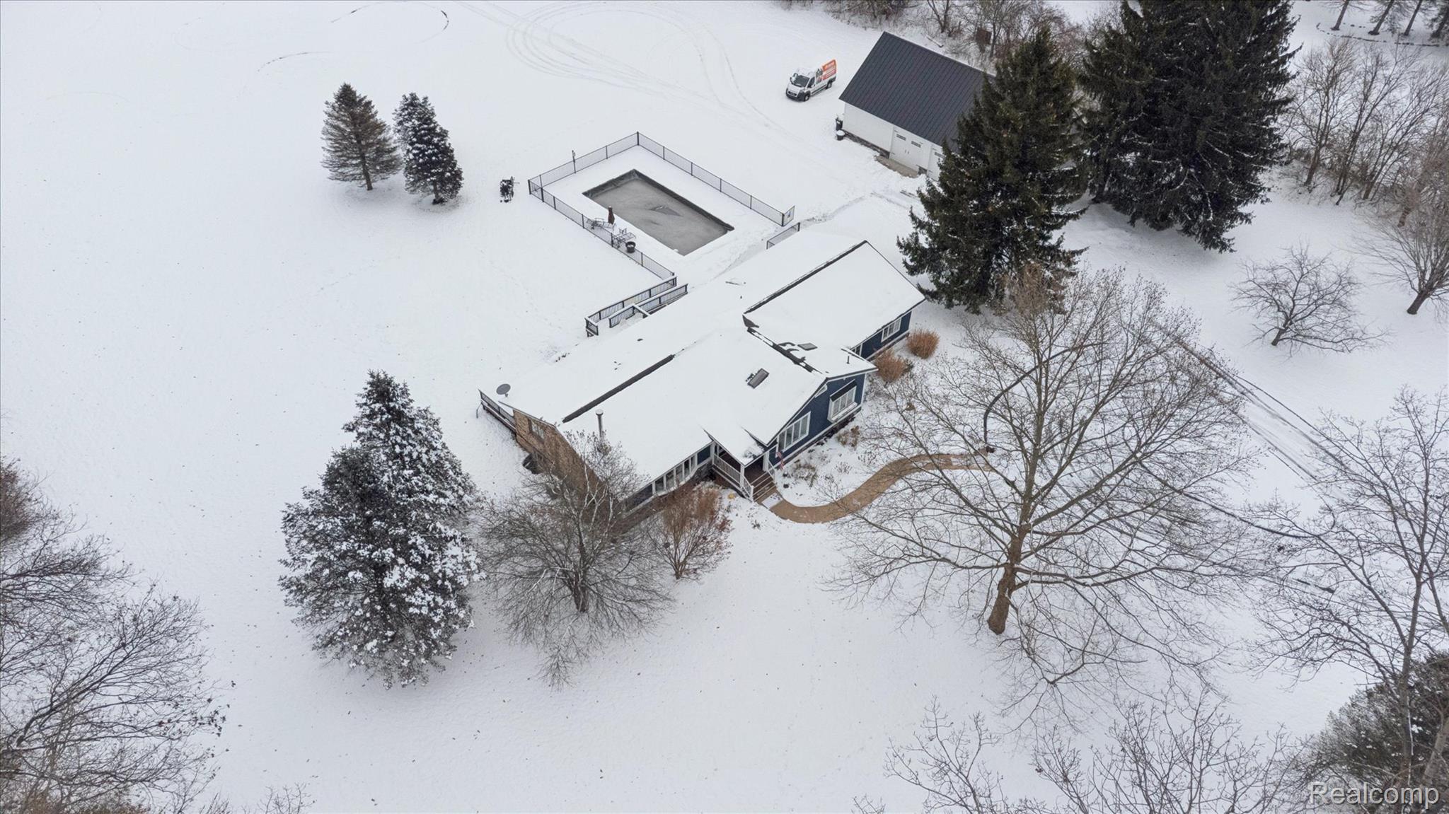 187 Darwin Road Pinckney, MI 48169 - Photo 62 of 71 View of snowy aerial view