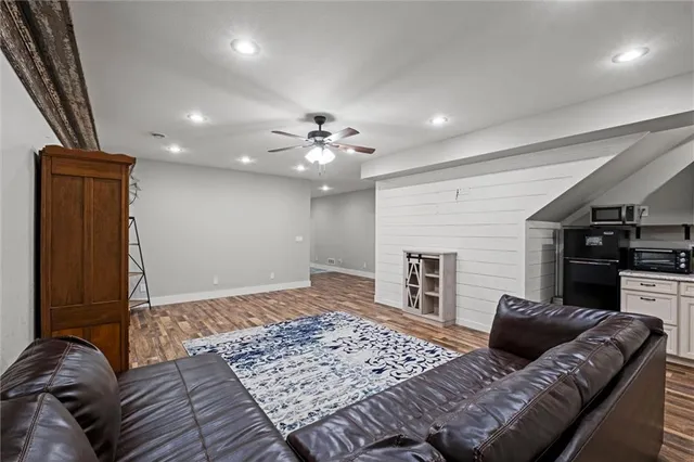 $775,000 | 19864 Nichols Drive, Nortonville, KS 66060