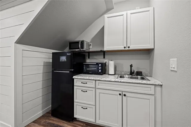 $775,000 | 19864 Nichols Drive, Nortonville, KS 66060