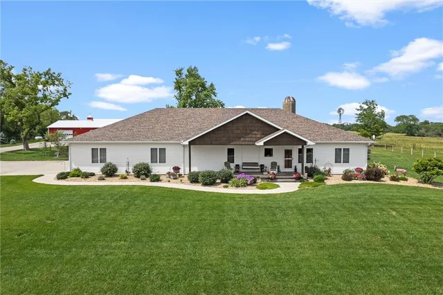 $775,000 | 19864 Nichols Drive, Nortonville, KS 66060