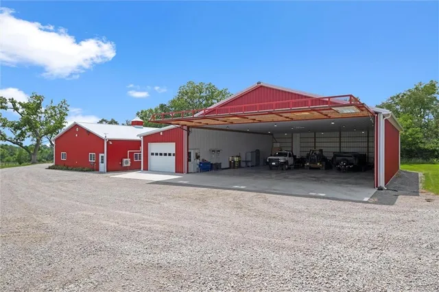 $775,000 | 19864 Nichols Drive, Nortonville, KS 66060