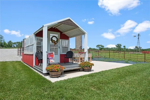 $775,000 | 19864 Nichols Drive, Nortonville, KS 66060