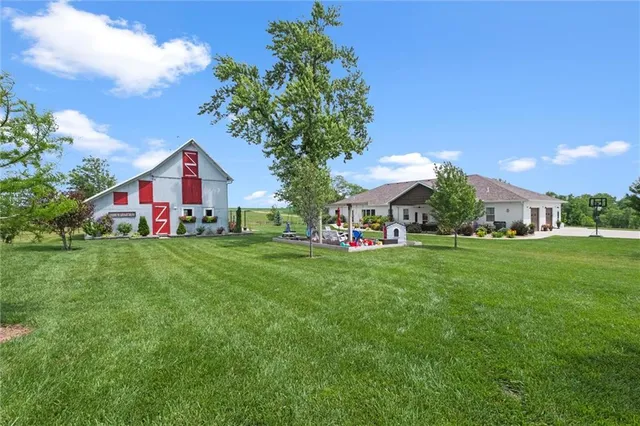 $775,000 | 19864 Nichols Drive, Nortonville, KS 66060