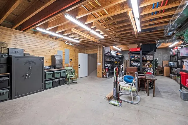 $775,000 | 19864 Nichols Drive, Nortonville, KS 66060