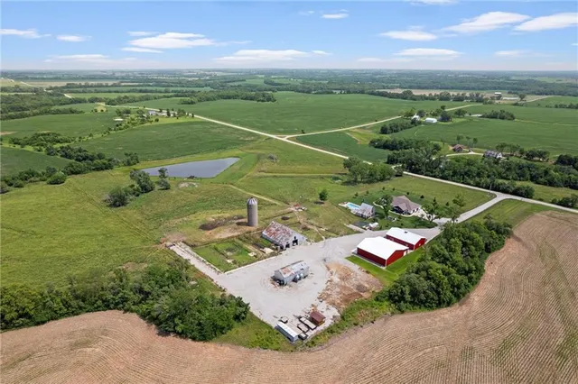 $775,000 | 19864 Nichols Drive, Nortonville, KS 66060