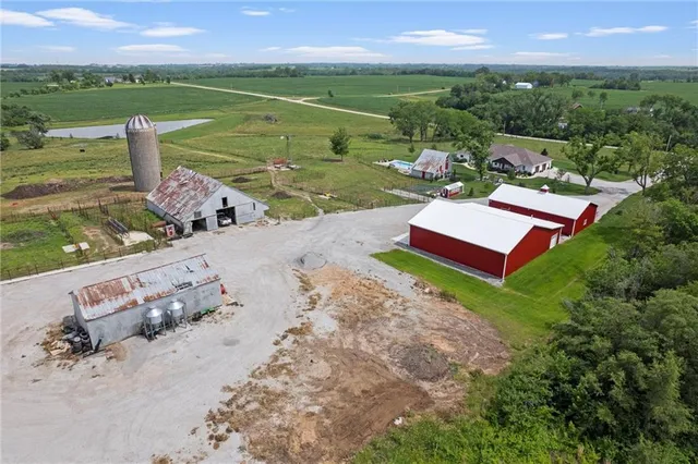 $775,000 | 19864 Nichols Drive, Nortonville, KS 66060