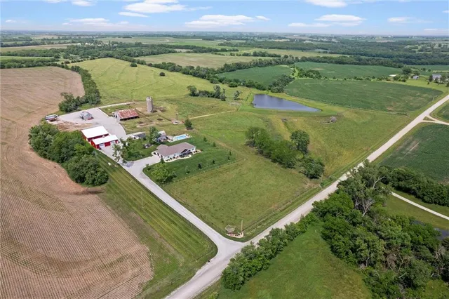 $775,000 | 19864 Nichols Drive, Nortonville, KS 66060