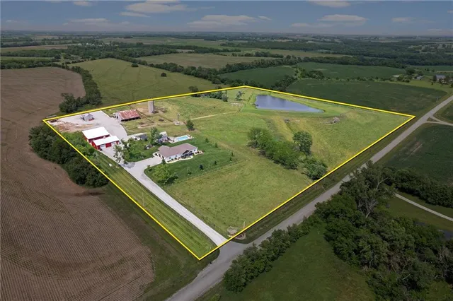 $775,000 | 19864 Nichols Drive, Nortonville, KS 66060