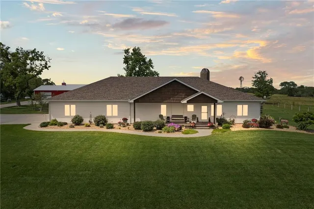 $775,000 | 19864 Nichols Drive, Nortonville, KS 66060