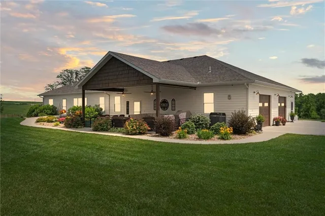 $775,000 | 19864 Nichols Drive, Nortonville, KS 66060