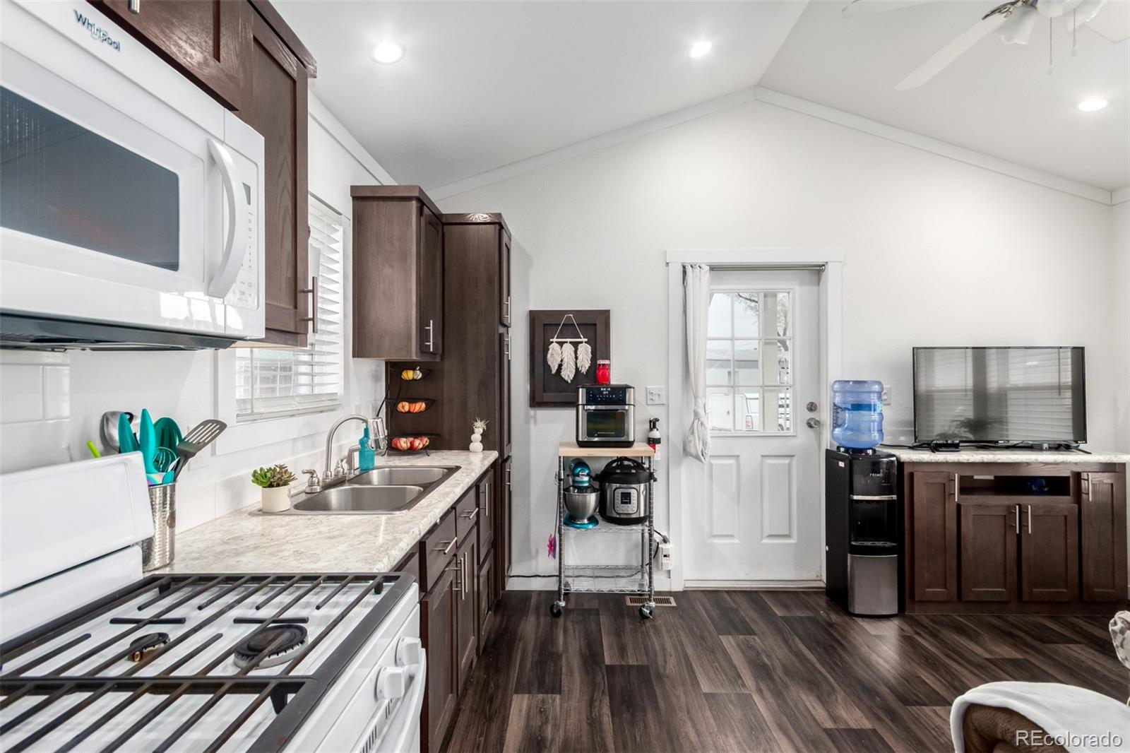 720 4th Street Colorado Springs, CO 80907 - Photo 11 of 35