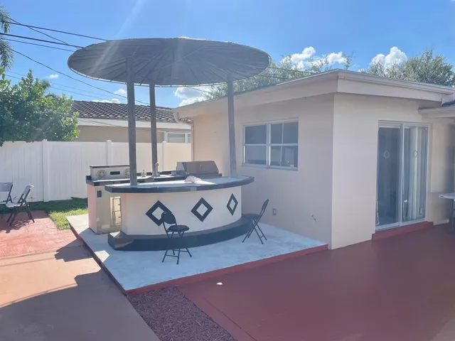 $4,000 | 6210 Northeast 21st Road, Fort Lauderdale, FL 33308
