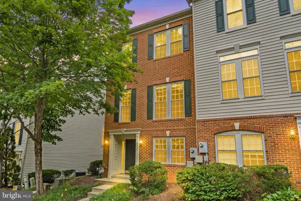 $3,500 | 4323 Thomas Brigade Lane, Fairfax, VA 22033