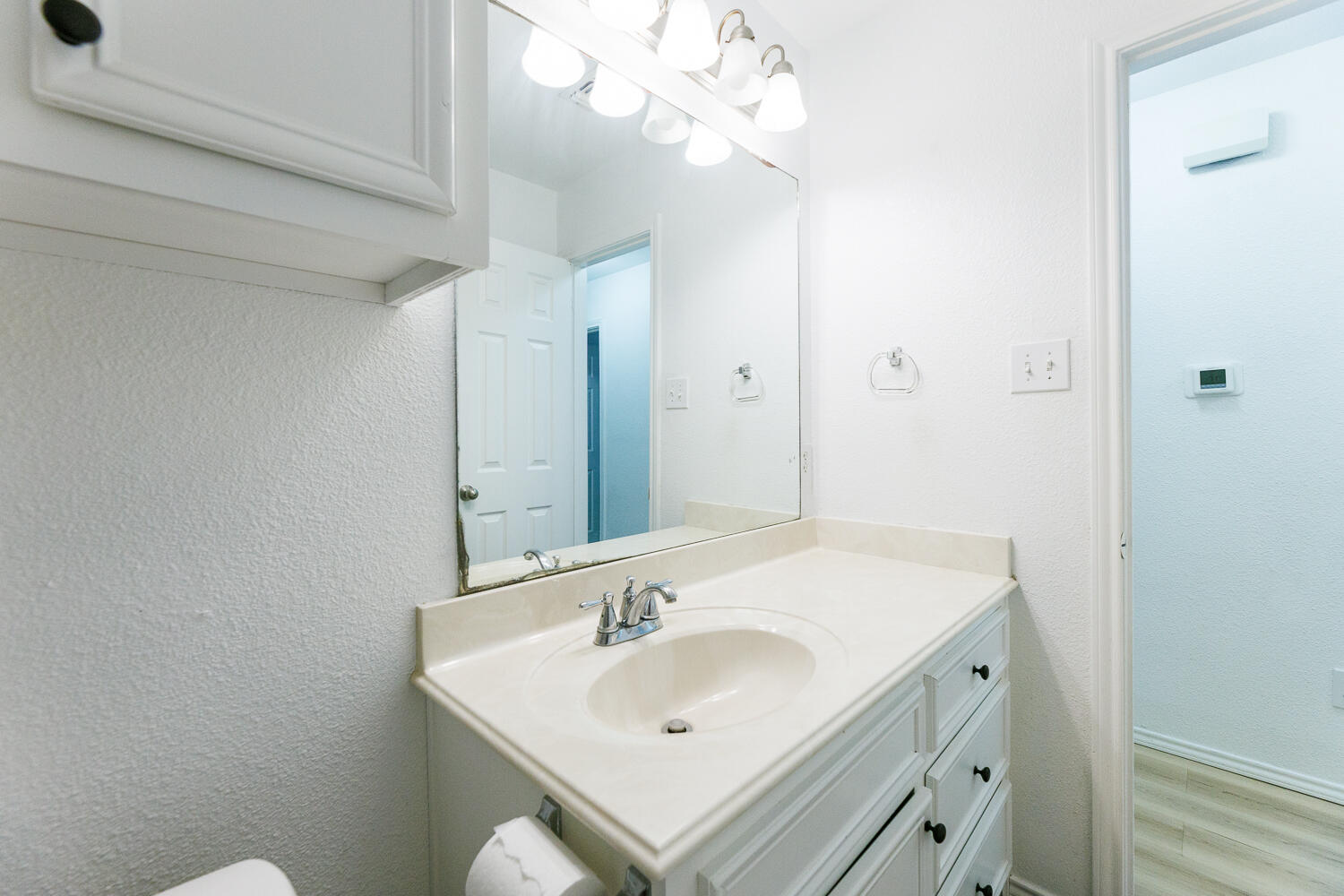 6906 37th Street Lubbock, TX 79407 - Photo 38 of 50 Hall Bathroom