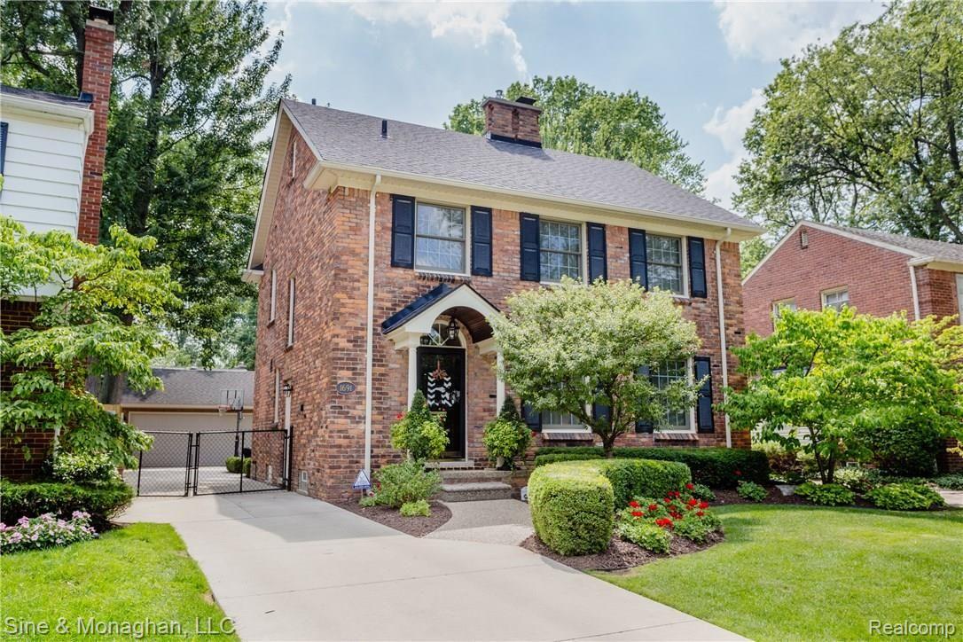 1691 Severn Road Grosse Pointe, MI 48236 - Photo 2 of 41 4.jpg