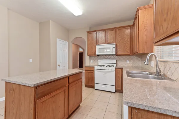 $1,800 | 7414 Bering Landing Drive, Cypress, TX 77433