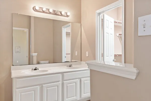 $1,800 | 7414 Bering Landing Drive, Cypress, TX 77433