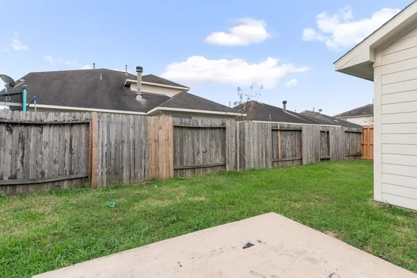 $1,800 | 7414 Bering Landing Drive, Cypress, TX 77433