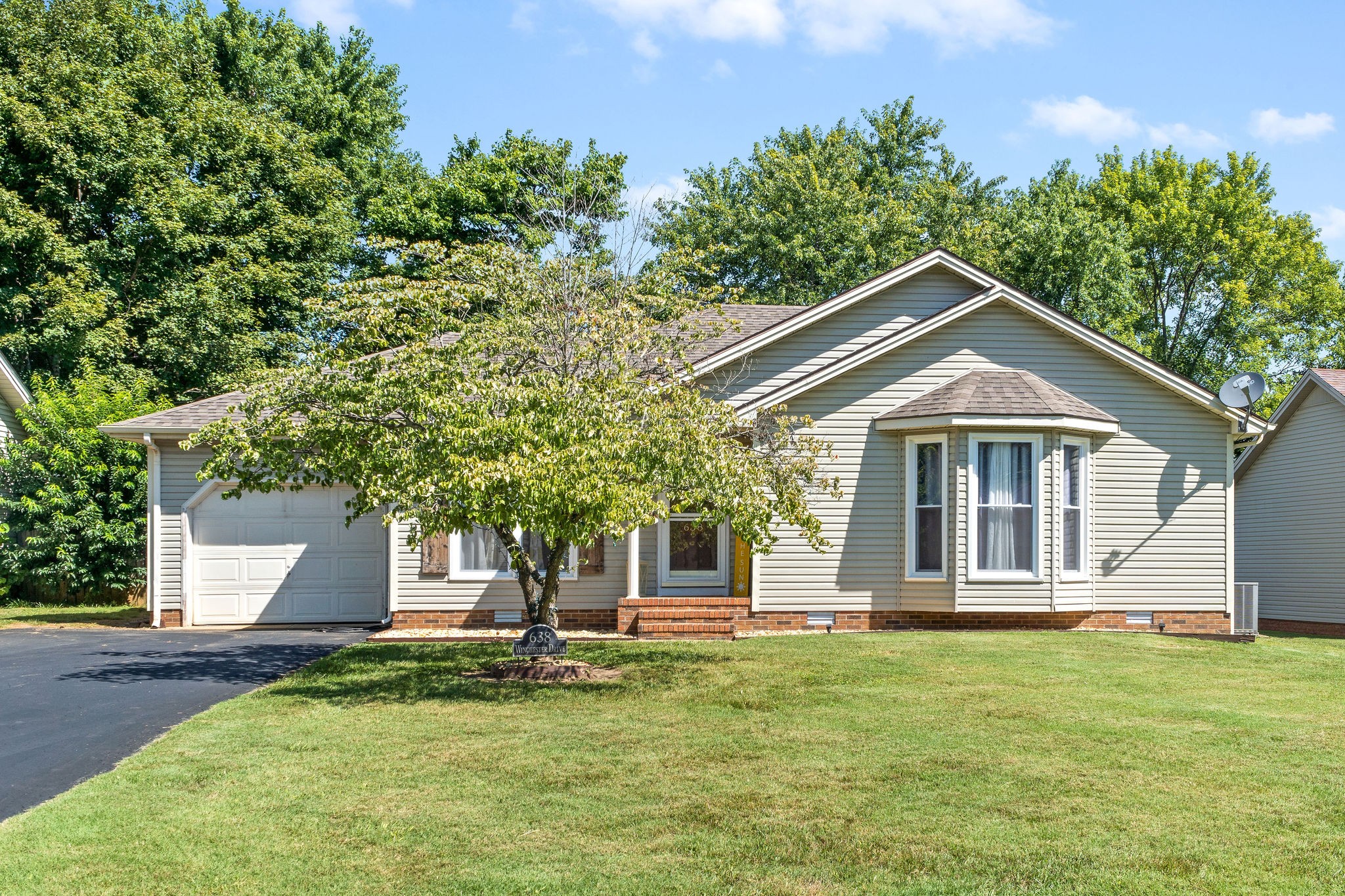 638 Winchester Drive, Hopkinsville, KY 42240 Compass