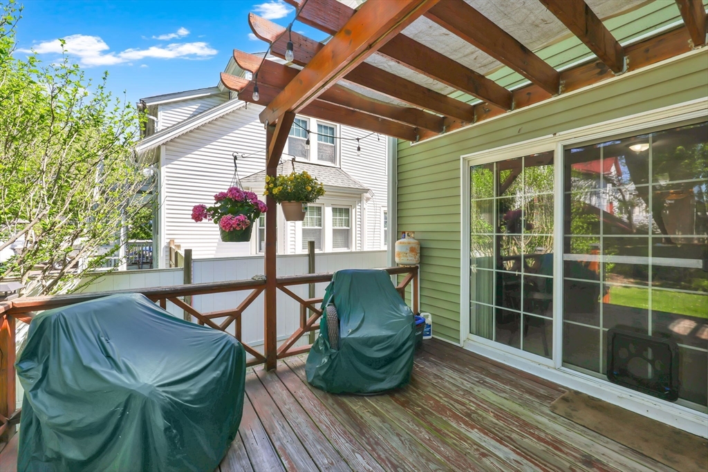 14 Herman Street Springfield, MA 01108 - Photo 37 of 42