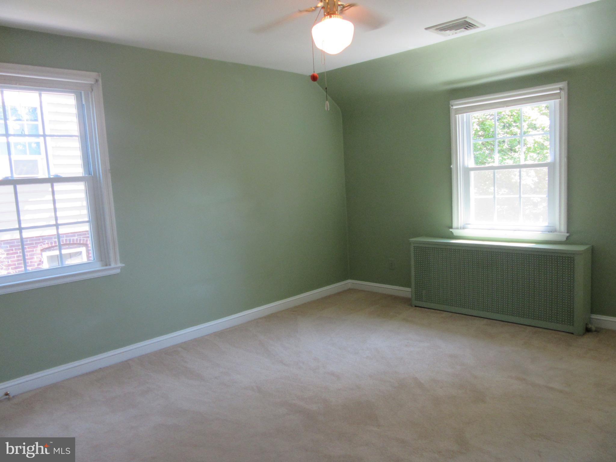 720 Murdock Road Baltimore, MD 21212 - Photo 22 of 27 an empty room with a window