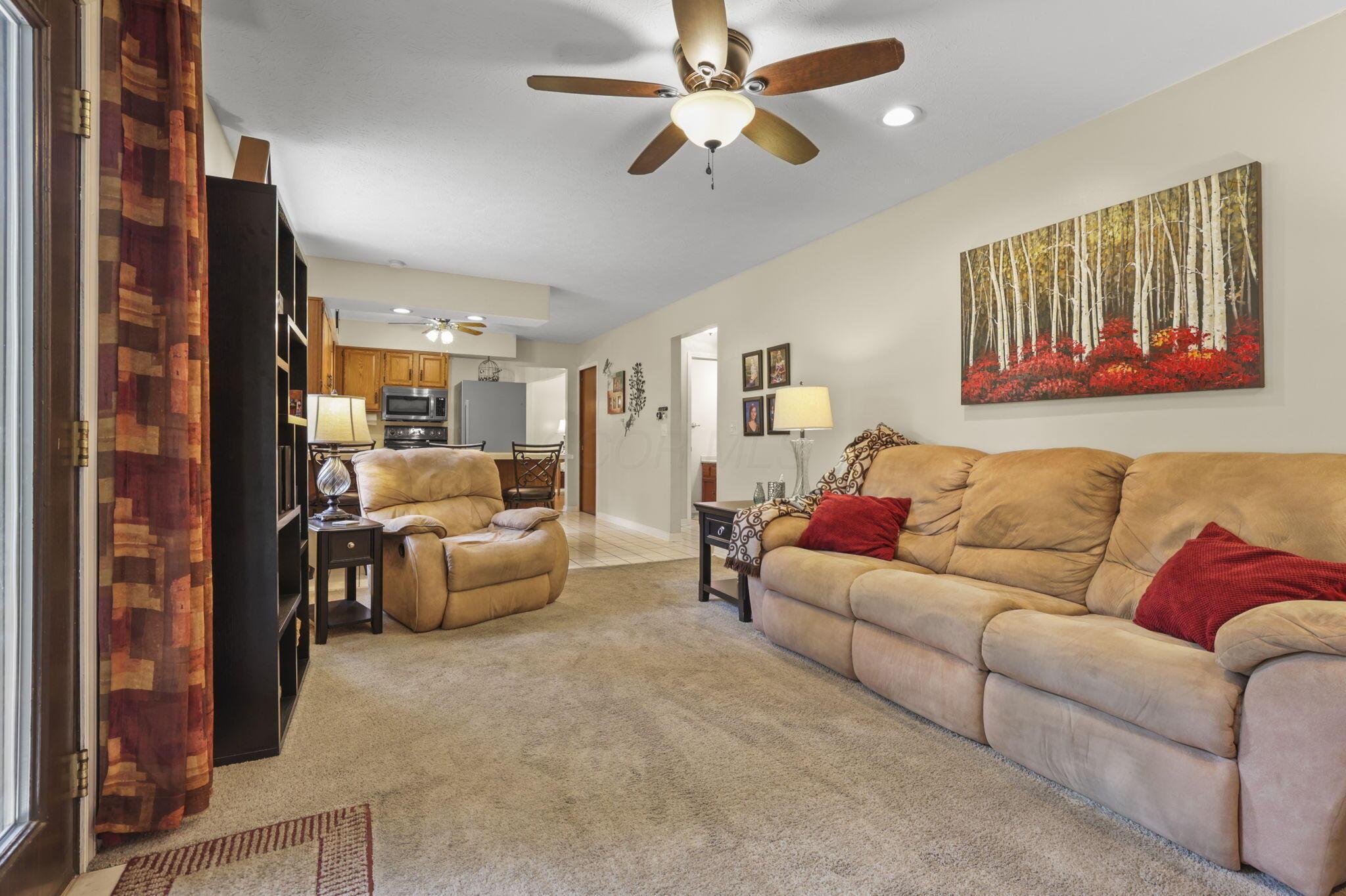 84 Hawthorn Road Southwest Pataskala, OH 43062 - Photo 28 of 66 Family Room