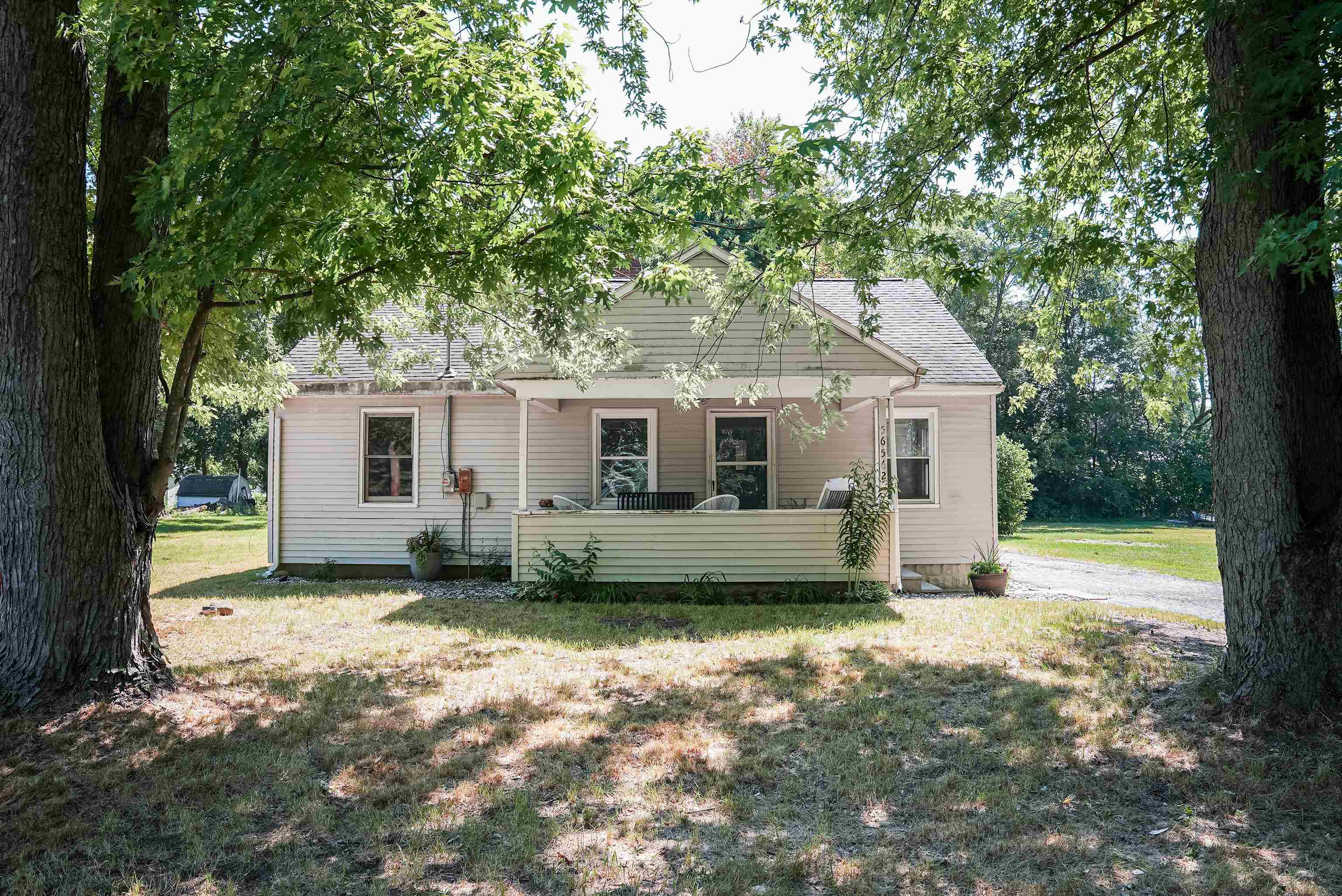 56562 Pear Road South Bend, IN 46619 - Photo 2 of 24