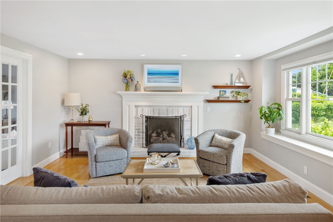 19 Hillside Road Westport, MA 02790 - Photo 6 of 47