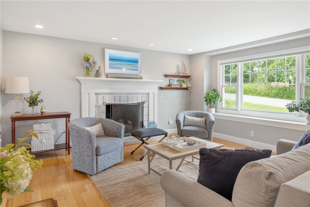 19 Hillside Road Westport, MA 02790 - Photo 7 of 47