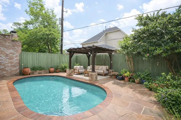 $734,900 | 10843 Pepper Lane, Houston, TX 77079