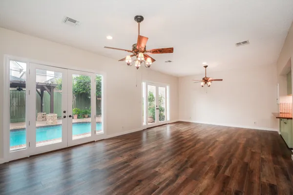 $734,900 | 10843 Pepper Lane, Houston, TX 77079