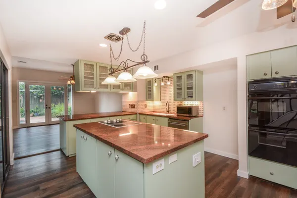 $734,900 | 10843 Pepper Lane, Houston, TX 77079