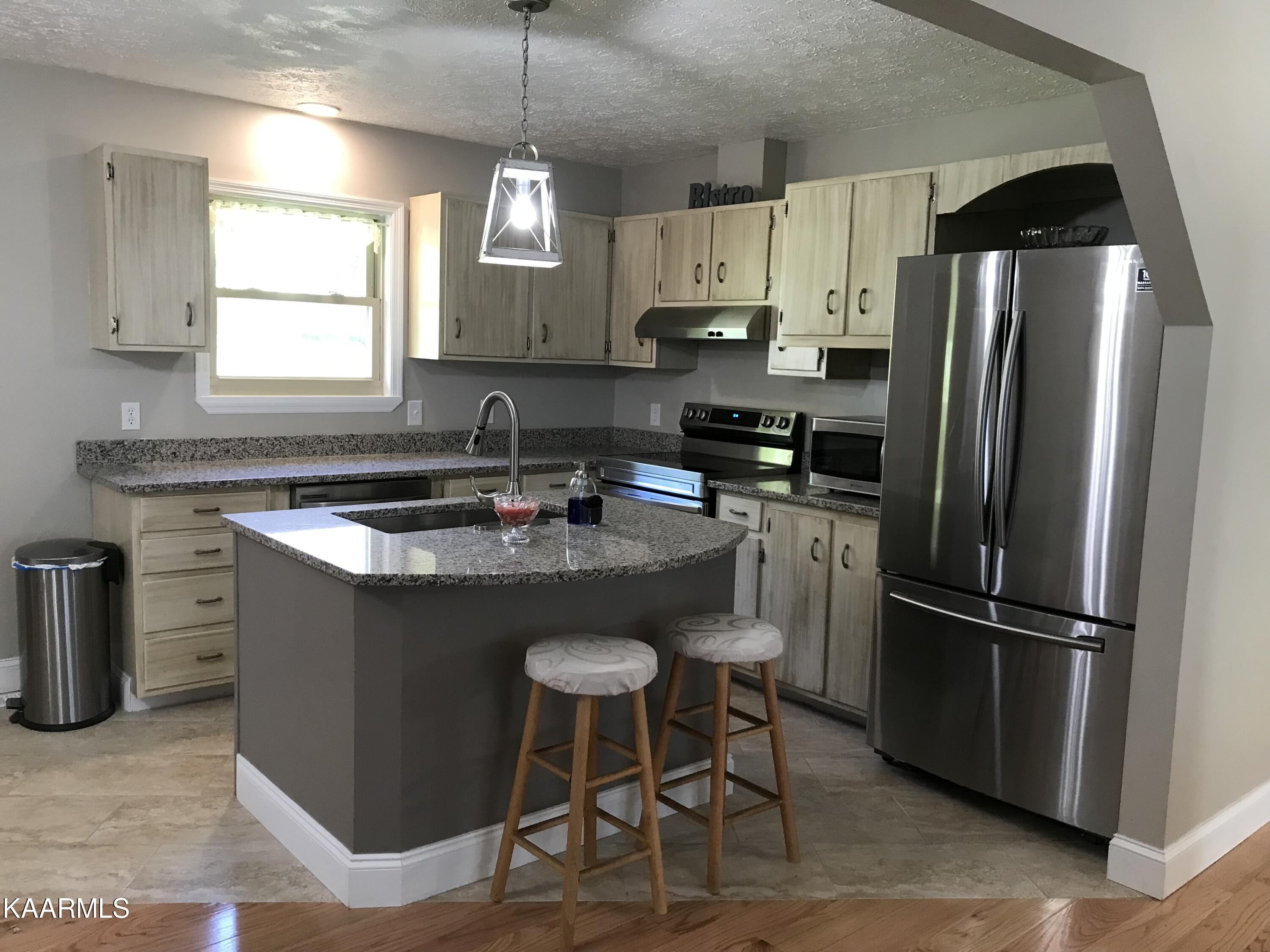 826 Mabetown Road Tazewell, TN 37879 - Photo 3 of 33 BBAA2E41-75A6-42E6-B386-EE6E95F14965