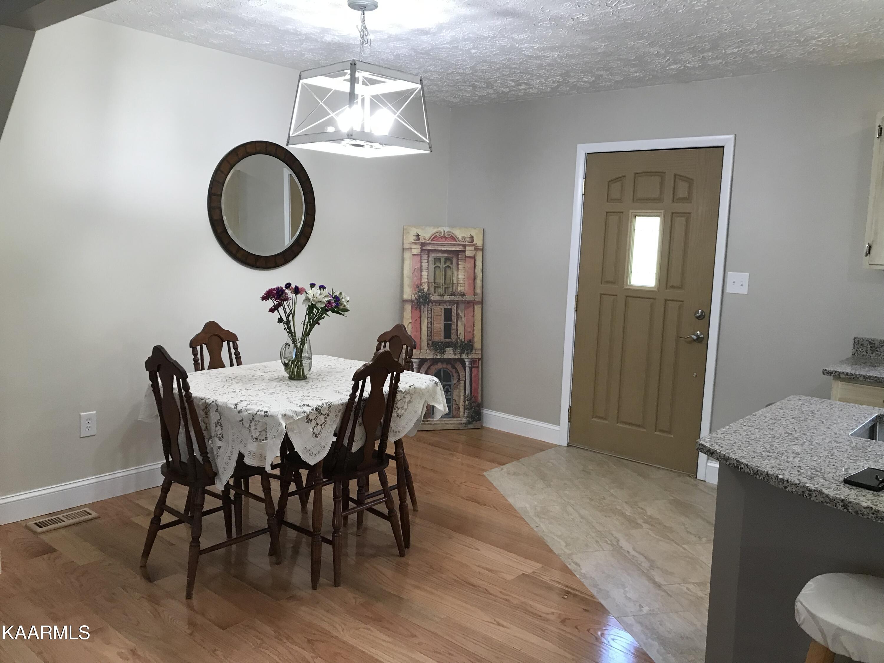 826 Mabetown Road Tazewell, TN 37879 - Photo 4 of 33 8BFBE238-BA42-457F-8A0C-49E730B56DBA