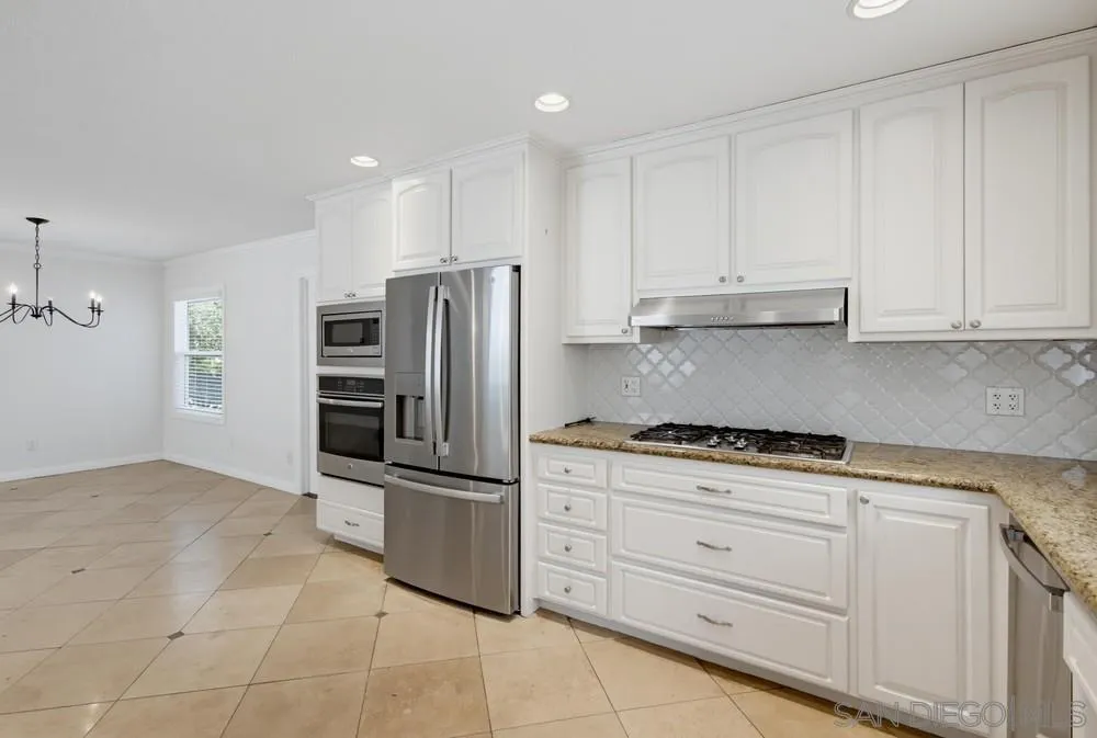 9723 Roe Drive Santee, CA 92071 - Photo 13 of 52