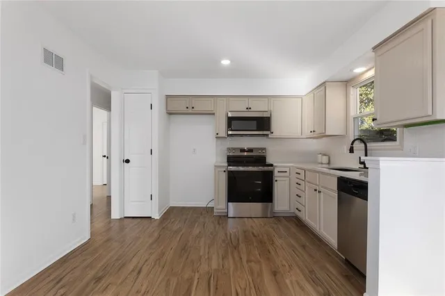 $260,000 | 2317 Northwest Kensington Court, Blue Springs, MO 64015