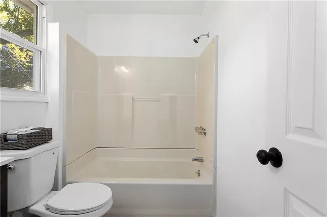 $260,000 | 2317 Northwest Kensington Court, Blue Springs, MO 64015