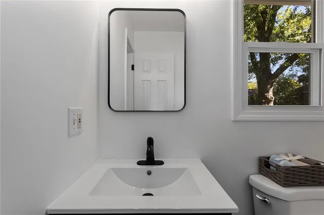 $260,000 | 2317 Northwest Kensington Court, Blue Springs, MO 64015