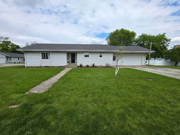 $169,000 | 200 South Street, Flanagan, IL 61740