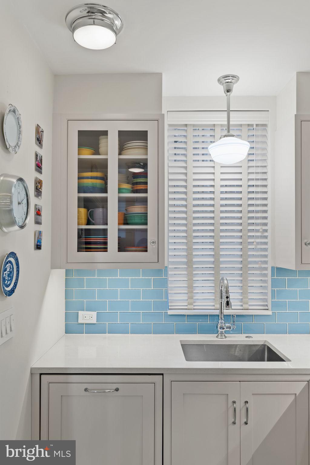 2136 St James Street Philadelphia, PA 19103 - Photo 18 of 56 Upgraded Chef's Gourmet Kitchen