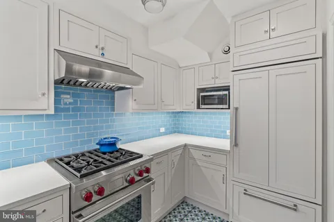 $1,025,000 | 2136 St James Street, Philadelphia, PA 19103