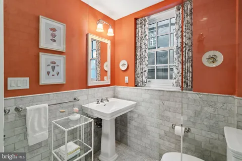 $1,025,000 | 2136 St James Street, Philadelphia, PA 19103