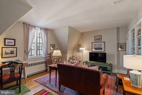 $1,025,000 | 2136 St James Street, Philadelphia, PA 19103